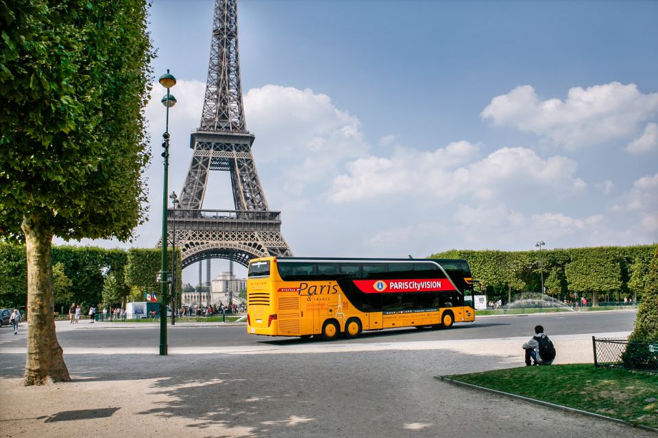 Paris: Audio-Guided Bus Tour & Seine River Cruise - Riding the Luxury Coach: How the Audio + Host Works