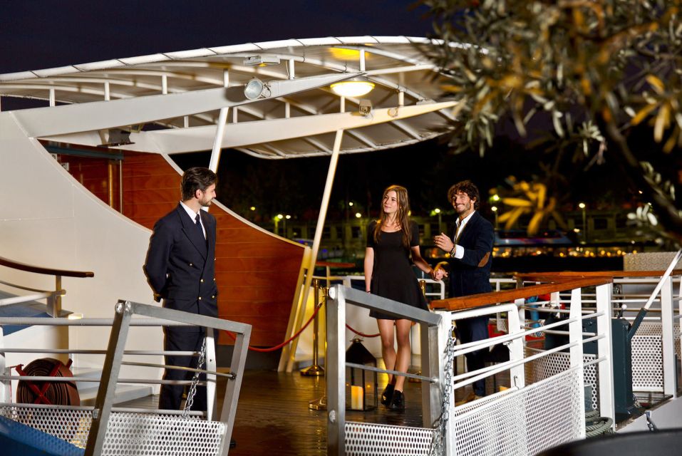 Paris: Bastille Day Dinner Cruise on the Seine River - Why this Seine dinner cruise feels like a Paris cheat code