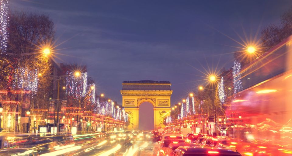 Paris: Bastille Day Special Evening Cruise - Drinks, service, and the gratuity question