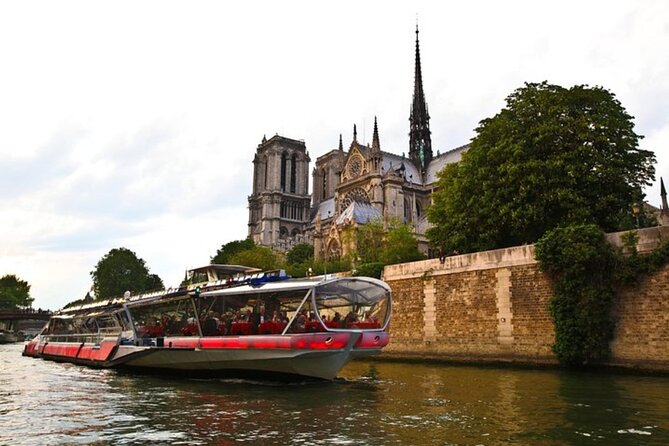 Paris Bateaux Mouches Special Bastille Day Dinner Cruise - Fireworks from deck: how to time your night for the best viewing