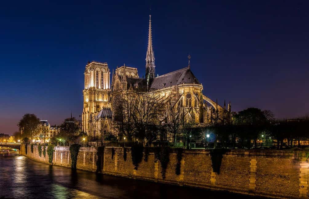 Paris, between Crimes and Mysteries - Île de la Cité: crime legends in the heart of Paris