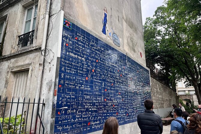 Paris Bites & Stories : A Tasty City Adventure with a Local - Place du Tertre: Artists, Cobblestones, and a Step Back in Time