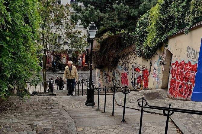 Paris Bites & Stories : A Tasty City Adventure with a Local - Le Mur des Je t’aime and the Proust-Linked Pastry Finish