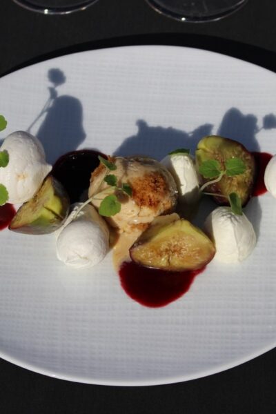 Paris: Bustronome Gourmet Lunch Tour on a Glass-Roof Bus - Getting on board near the Arc de Triomphe