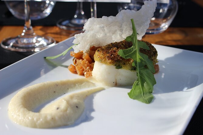 Paris Bustronome Gourmet Sightseeing Dinner on a Panoramic Bus - Service, Seating, and Comfort: What Makes It Feel Luxurious