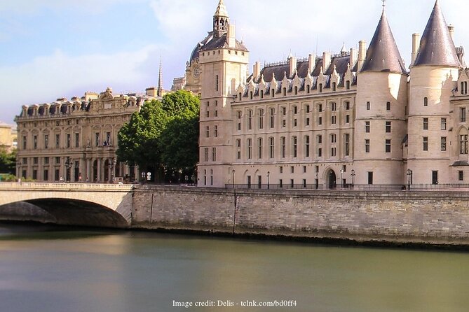 Paris by Night 2-hour Private Tour with Scenic Seine River Cruise - The Seine river cruise: seeing Eiffel Tower lights from the water