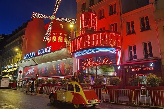 Paris by Night - Why a vintage Citroën 2CV makes Paris feel romantic