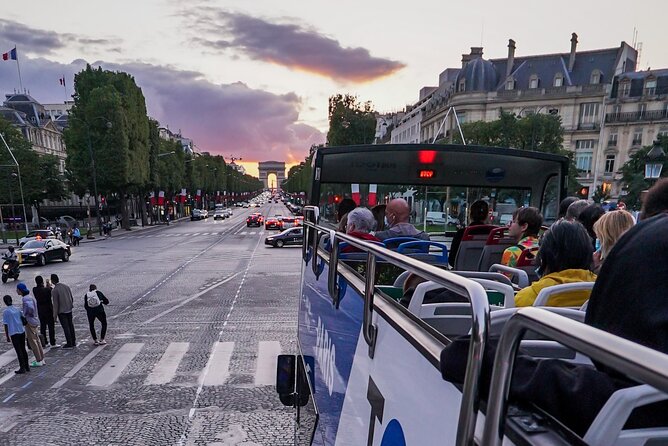 Paris by Night Tootbus Tour - The Eiffel Tower stop: plan for the twinkle moment
