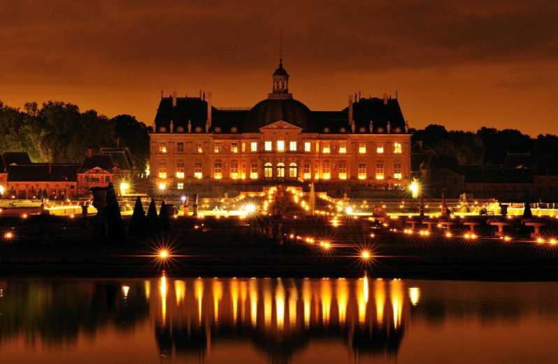 Paris: Candlelit Dinner at Vaux-le-Vicomte by Limousine - The limousine pickup from central Paris: easy start, real-life timing