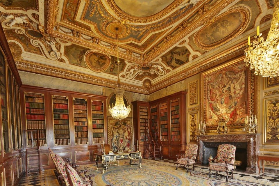 Paris: Candlelit Dinner at Vaux-le-Vicomte by Limousine - Candlelit stroll time: what the light changes (and what to wear)