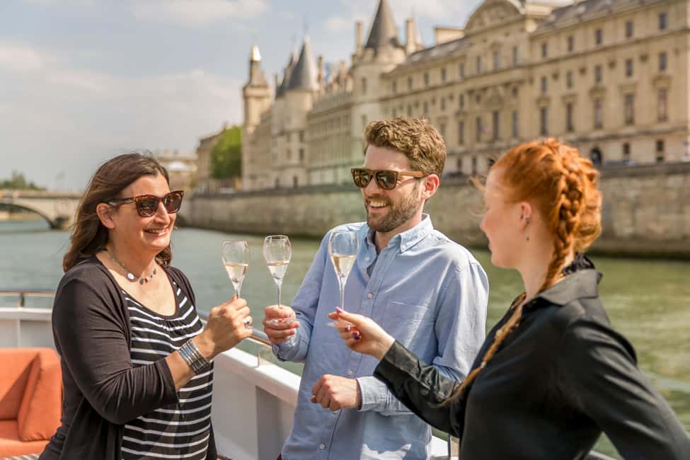 Paris: Champagne Tasting Cruise Departure from Eiffel Tower - Meeting at Les Vedettes de Paris, Port de Suffren: how to not lose 30 minutes