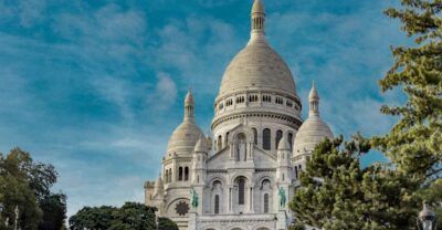 Paris: Charms of Montmartre Guided Walking Tour - The climb: Amélie corners and the Van Gogh trail