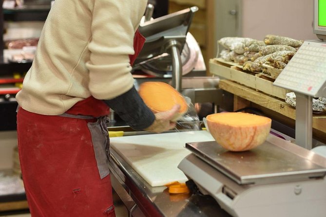 Paris Cheesemaking Workshop including Wine and Cheese Tasting with an Expert - Who should book (and who might not)