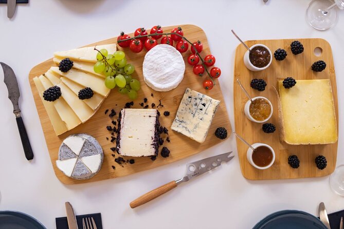 Paris Cheeses and Wines Tour de France with Tasty Games - Meeting Hervé: a friendly host who runs the session like a conversation
