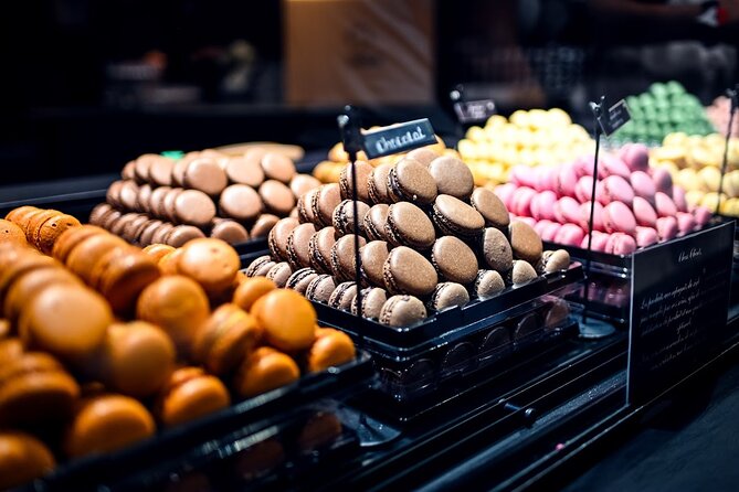 Paris Chocolate and Pastry Private Tour With Secret Food Tours - Stop in Montmartre: how the tasting becomes a neighborhood story