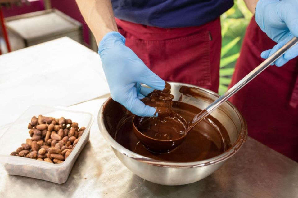 Paris: Chocolate Discovery Workshop and Tasting - A one-hour Paris chocolate workshop with a teach-first feel