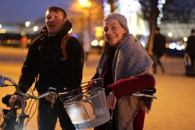 Paris Christmas Guided Bike Tour - Getting started near the Arc de Triomphe area