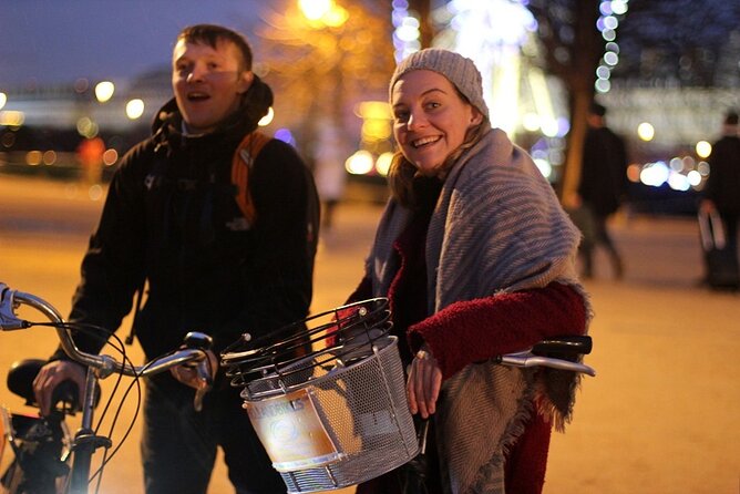 Paris Christmas Guided Bike Tour - Getting started near the Arc de Triomphe area