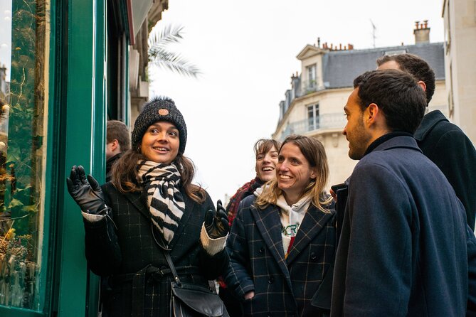 Paris Christmas Lights Small Group Walking Tour with Local Guide - Why this Christmas lights walk makes sense (and feels less touristy)
