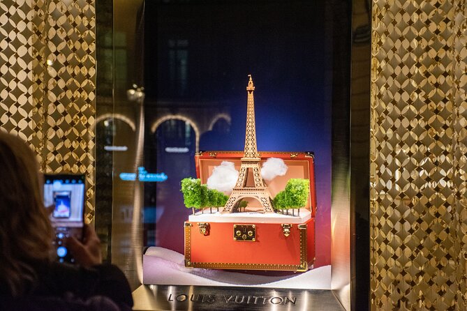 Paris Christmas Lights Small Group Walking Tour with Local Guide - The hot drink, and why it matters more than you think
