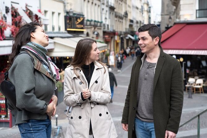 Paris Christmas Tour with a Local Guide: Custom & Private - Rue des Francs-Bourgeois: gift shopping with a local walking rhythm
