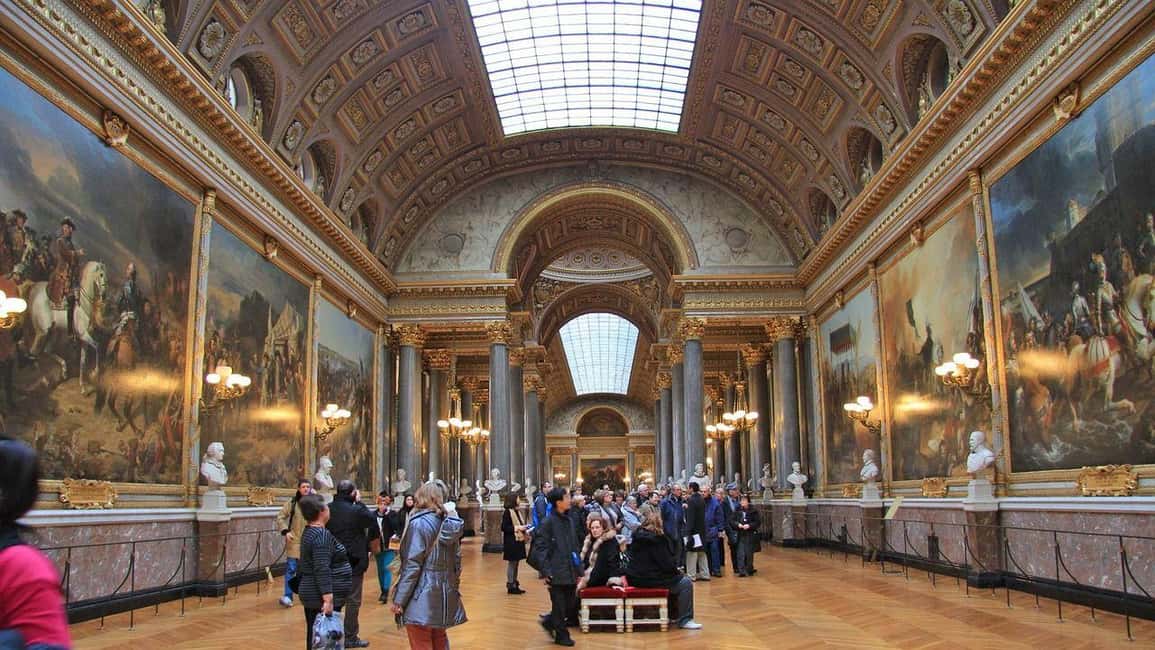 Paris: City Pass – Eiffel, Louvre & 27+ Must-See Sights - Montmartre and Sacré-Cœur guided tour: handling the hill without wasting energy
