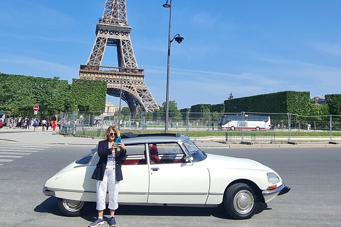 Paris City Tour 1h00 Citroën DS Vintage with Open Roof - Bir-Hakeim Bridge: the classic photo moment