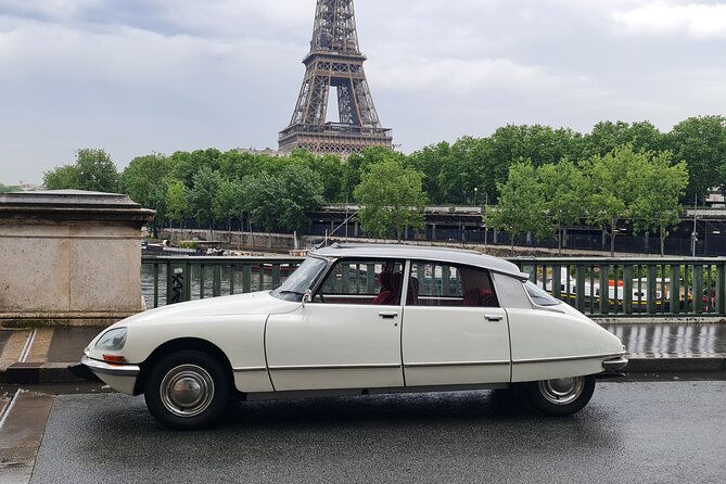 Paris City Tour 1h00 Citroën DS Vintage with Open Roof - Photo stops on request: how to get the most out of the flexibility