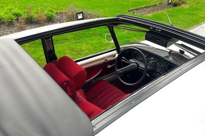 Paris City Tour 3h00 Citroën DS Vintage with Open Roof - Eiffel Tower to the Seine vibe: the first big wow