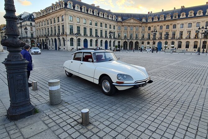 Paris City Tour 3h00 Citroën DS Vintage with Open Roof - Champs-Élysées: big boulevard energy, up close