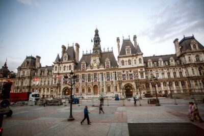 Paris: City Tour by Bus with Eiffel Tower & Optional Summit - Illuminated Paris sights from the bus: what you’ll actually get to see