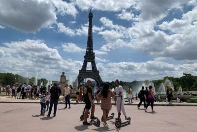 Paris City Tour by E-Scooter with Fun Guide (Small groups) - Pont des Arts to Île de la Cité: Paris origins and the best “first photos”