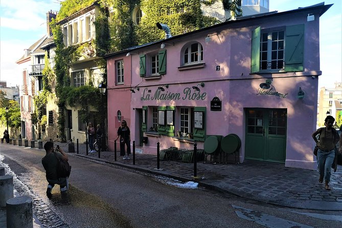 Paris city tour with private guide - How the guide builds your route: 1 to 3 districts, your choice
