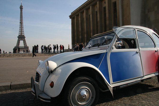 Paris Classic tour in 2CV - The 2CV ride experience: what open-top sightseeing feels like