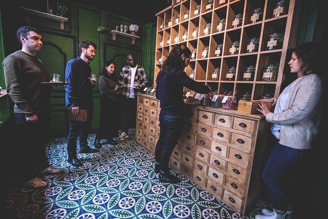 Paris Craft Distillery Make Your Own Gin Workshop - Price and value: what $132.17 includes and why it can make sense