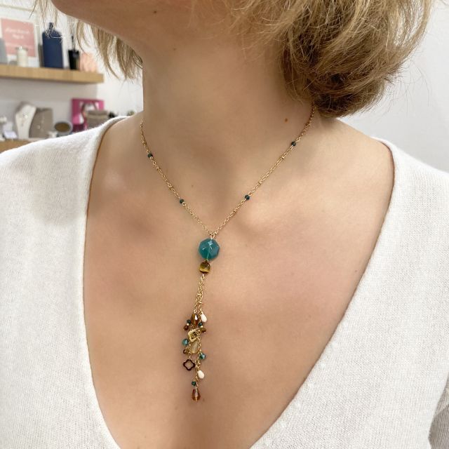 Paris: Create Your Own DIY Jewelry Souvenir Workshop - Entering Oscar Bijoux: boutique charm and a workshop mindset