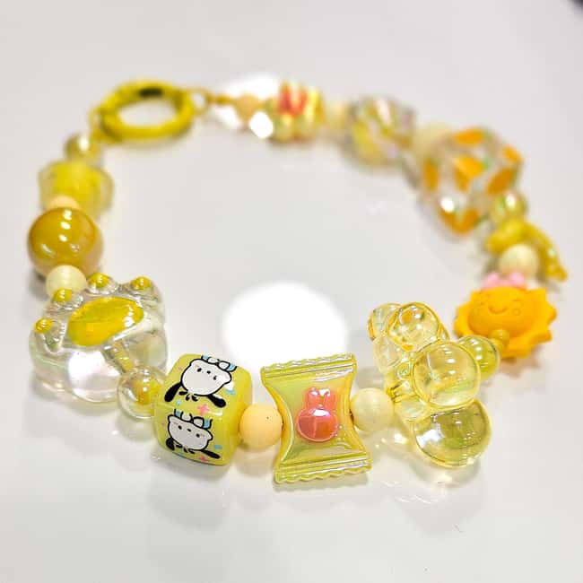 Paris: Create your phone strap, bag or keychain - Inside the Workshop: How the 1-Hour Session Flows