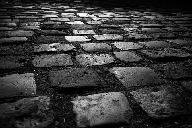 Paris crime city - Palace of Justice to Conciergerie: the route that gives the stories weight
