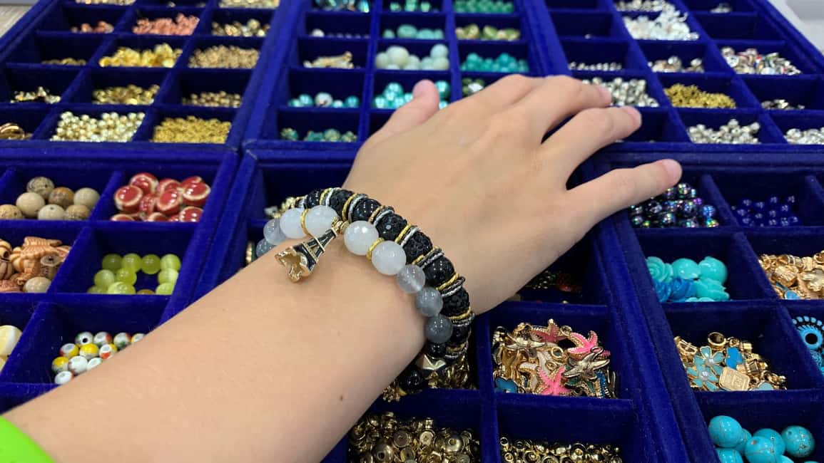 Paris: Custom Souvenir Bracelet Workshop - Couples, birthdays, and family time in central Paris