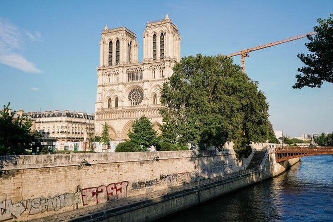Paris Day Tour with Eiffel Tower, Louvre and Cruise Max 6 People - Lunch break gives you freedom, then Île de la Cité brings the drama