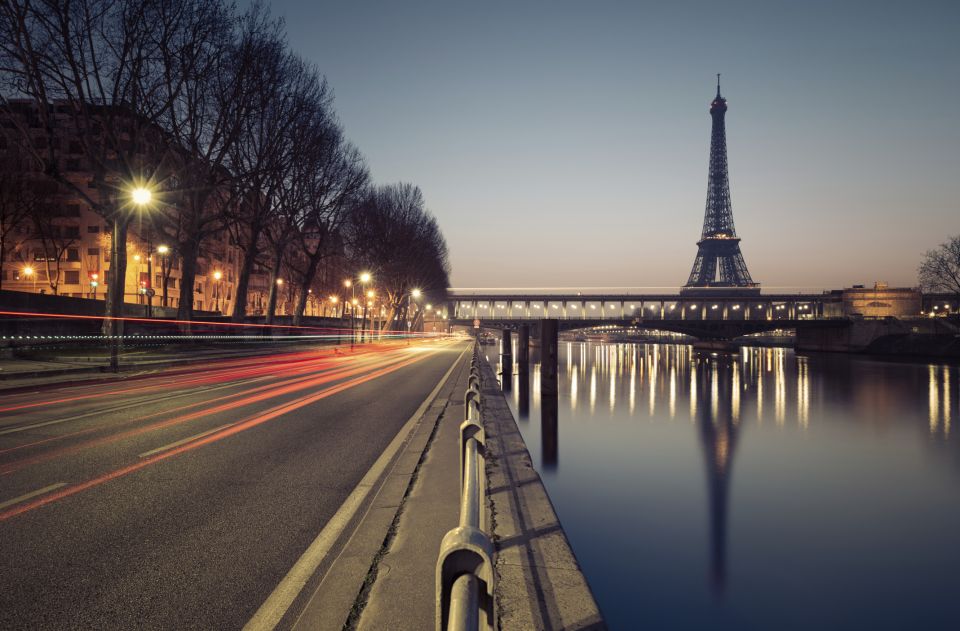 Paris: Dinner Cruise on the Seine and Eiffel Tower 2nd floor - Price and value: when $188 makes sense