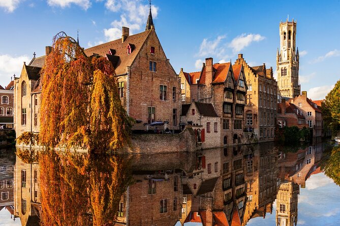 Paris: Discover Brussels and Bruges & Optional Chocolate Tasting - The Town Hall tour: Gothic details you can actually spot