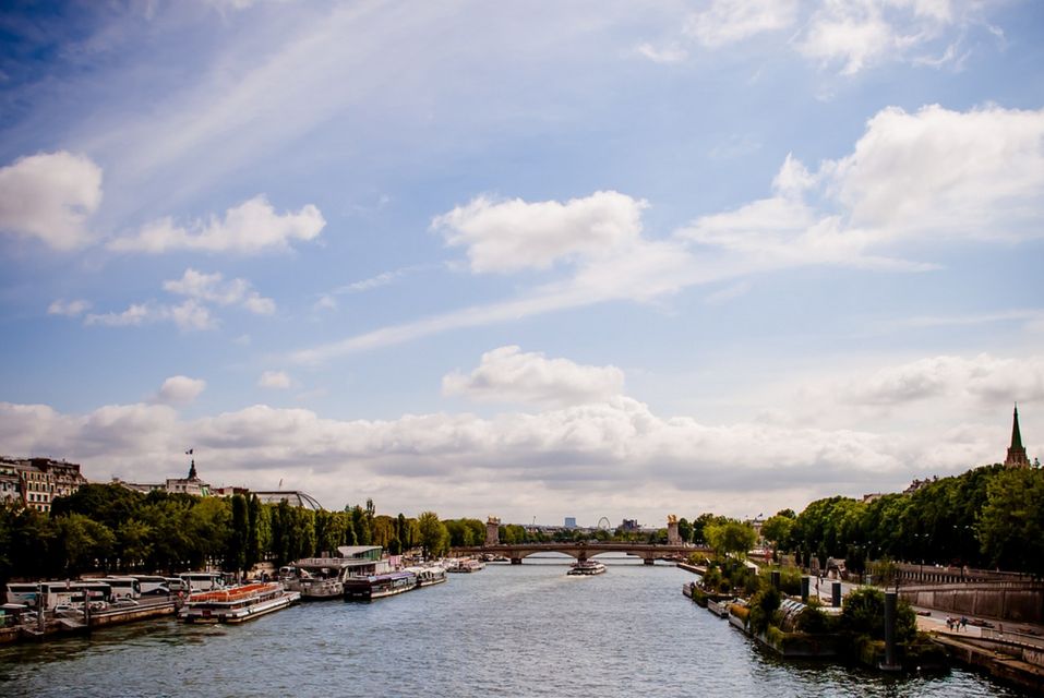 Paris: E-bike tour - Monumental and Hidden Paris - What makes the guide experience work (and why safety matters)