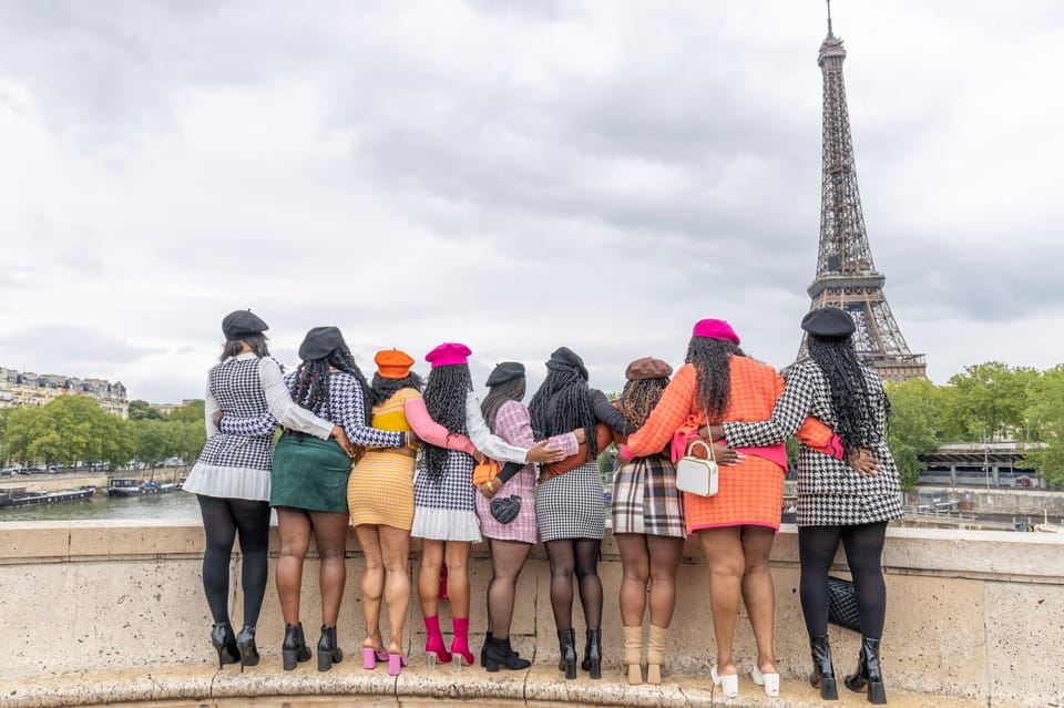 Paris: Eiffel Area Private Photoshoot - Pont de Bir-Hakeim: A Bridge Stop That Adds Style to Eiffel Photos