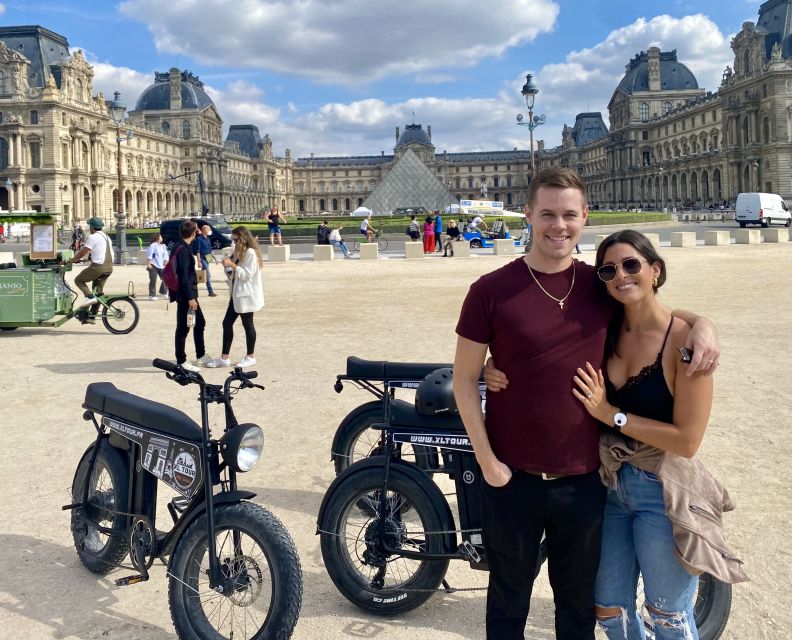 Paris: Eiffel Tower and Notre Dame Night Tour by E-Bike - Across the Trocadéro Gardens: the Eiffel Tower at its best angle