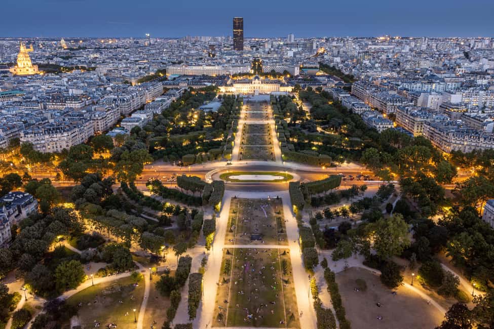 Paris: Eiffel Tower Guided Tour|Summit & second floor access - What you get in 1.5 hours at the Eiffel Tower