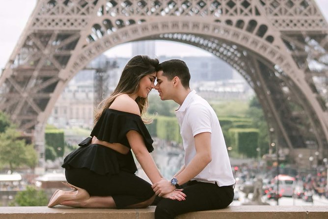 Paris Eiffel Tower Photoshoot Professional Photographer Private - Meeting at Trocadéro: why the start matters