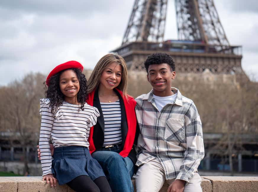 Paris: Eiffel Tower Private Photoshoot Experience - What to bring (and what to do during the shoot)
