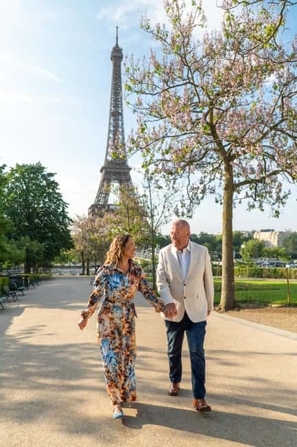 Paris: Eiffel Tower Private Professional Photoshoot - The 30-Minute Game Plan (and How to Get More From Less Time)