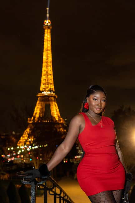 Paris: Eiffel Tower Private Professional Photoshoot - Photography Delivery: Edited Picks Plus Your Originals